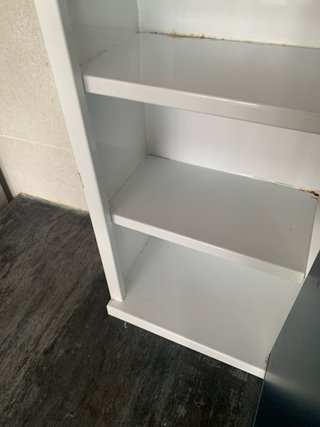 Armário de WC branco com espelhos