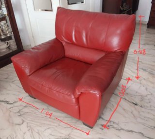 Sillón de piel rojo vino
