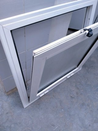 Ventana 70x70