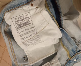 Pantalón LEVIS  vaquero hombre corto
