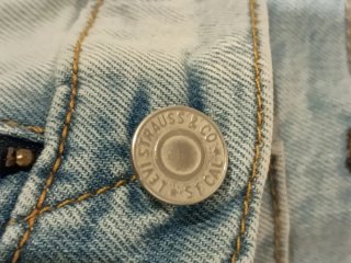 Pantalón LEVIS  vaquero hombre corto