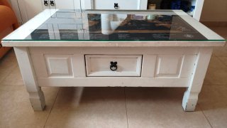 Mueble de salón blanco con cajones