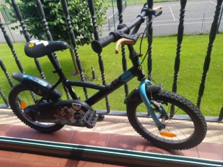 Bicicleta Infantil B'Twin 16 Piratas. Buen estado.