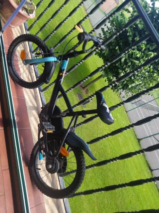 Bicicleta Infantil B'Twin 16 Piratas. Buen estado.