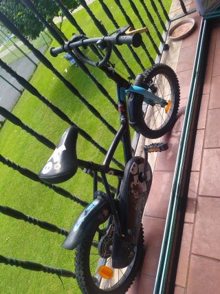 Bicicleta Infantil B'Twin 16 Piratas. Buen estado.