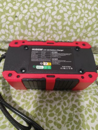 Cargador Batería HUSGW 12V 10A Inteligente