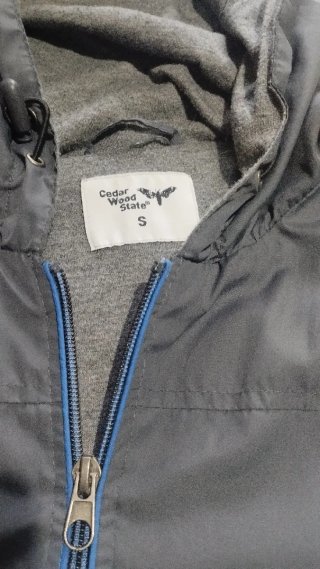 Sudadera con capucha y cremallera
