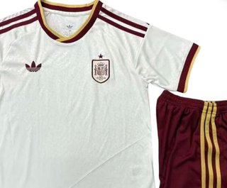 Equipacion entera Blanca España. Nueva