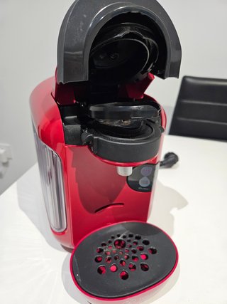 Cafetera Tassimo Bosch Roja