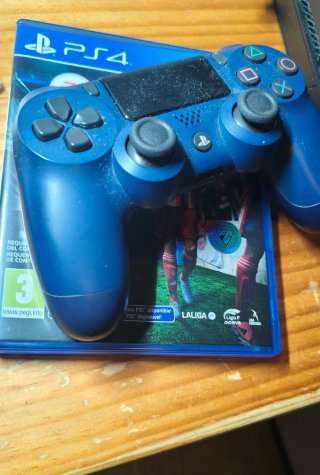 Consola PS4 Slim 500GB + Mando + FC 26
