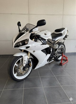 Yamaha R1 Blanca