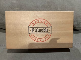 Cartera y porta llaves Pielnoble auténtica