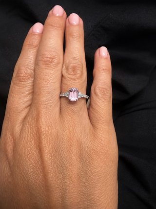 Anillo Kunzita 2.25 ct y Diamantes Oro 14K