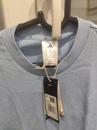 Camiseta Adidas azul nueva