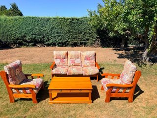 Conjunto de sillones y mesa