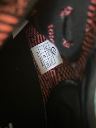 Adidas Yeezy 350 V2 (Negro/Rosa)