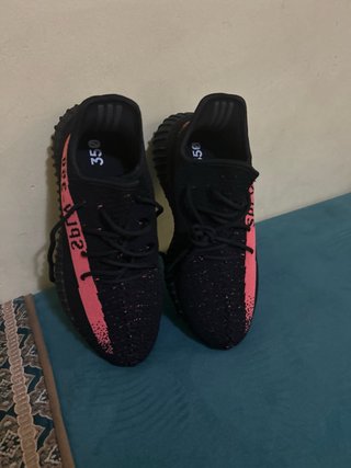 Adidas Yeezy 350 V2 (Negro/Rosa)
