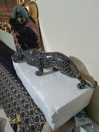 Figura Leopardo 39cm, ideal para adornos y decorac