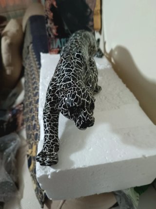 Figura Leopardo 39cm, ideal para adornos y decorac