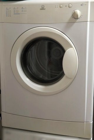 Secadora Indesit 6kg IS60V