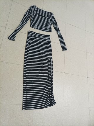 Conjunto rayas crop top y falda larga XS