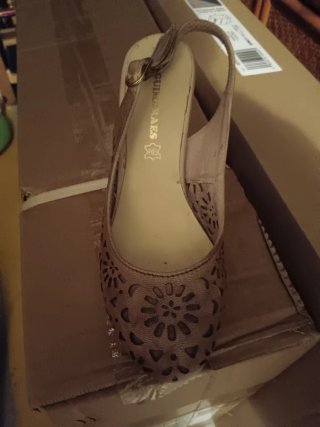 Zapatos ARAES Beige/Dorado Talla 38