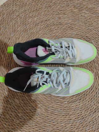 Zapatillas Adidas Verdes y Blancas