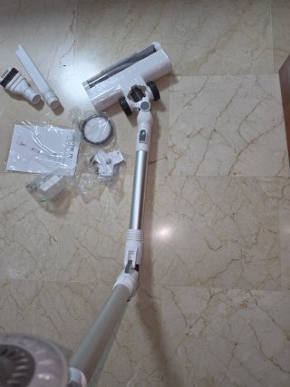 Aspiradora de mano con accesorios nueva sin usar