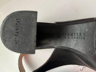 Zapatos salón Hispanitas negros