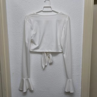 Blusa blanca crop top anudada
