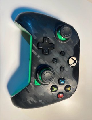 Mando Xbox PDP Neon Carbon Cableado
