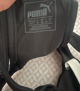 Top deportivo Puma negro multicolor