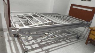 Cama articulada eléctrica con carro elevador