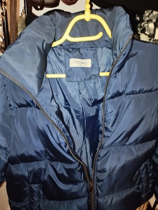 Cazadora acolchada azul