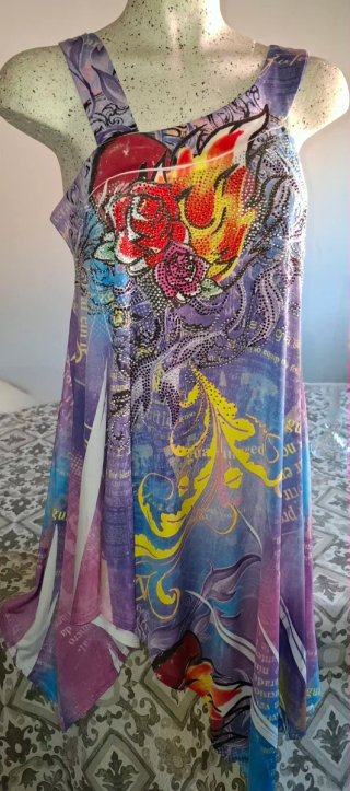 Top asimétrico estampado