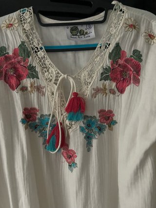 Blusa bordada blanca