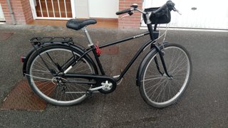 Bicicleta de ciudad Btwin negra