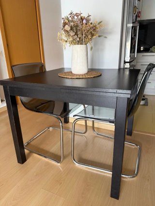Mesa Extensible Bjursta + 2 Sillas Tobias