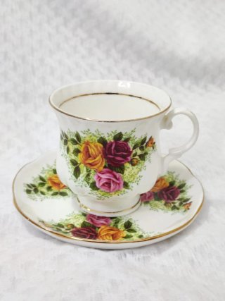 Taza de té porcelana inglesa floral