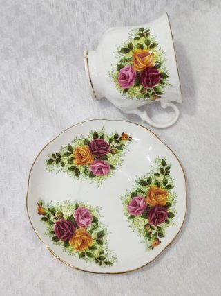 Taza de té porcelana inglesa floral