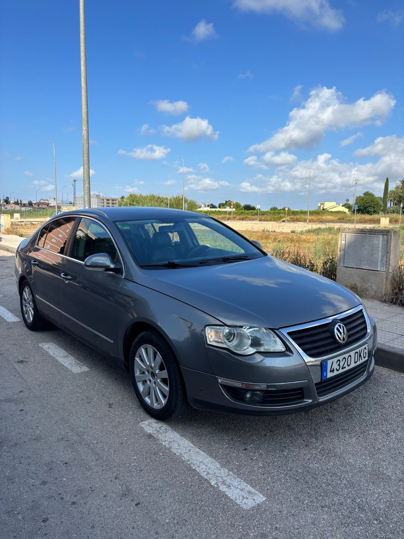 Volkswagen Passat 2006 - foto 1