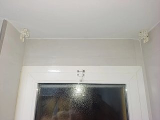 Persiana veneciana de madera blanca 60cm.