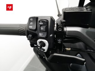 YAMAHA T-MAX TECH MAX 2023 13656 kms.