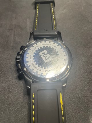 Reloj CAT Negro y Amarillo Cronógrafo