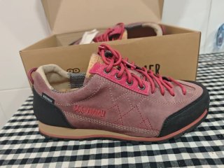Botas senderismo Doghammer. Talla pequeño.