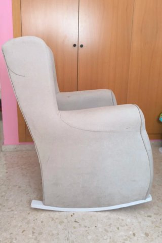 Sillón/mecedora de lactancia tapizado beige