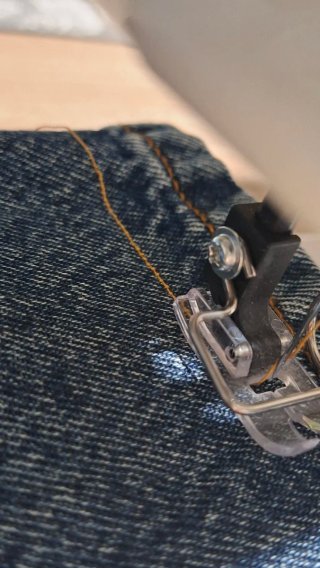 Máquina de coser AEG NM 525 mini