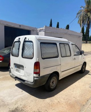 Nissan Vanette 2001