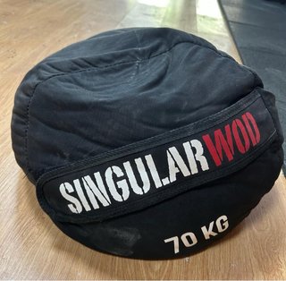Wall Balls y Sandbag Singular WOD excelente estado
