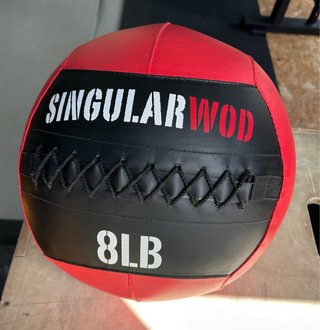 Wall Balls y Sandbag Singular WOD excelente estado